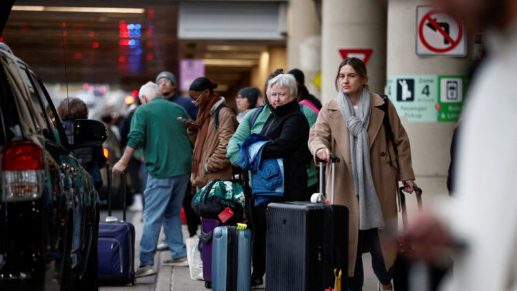 Thanksgiving air travel plans cut by US government shutdown